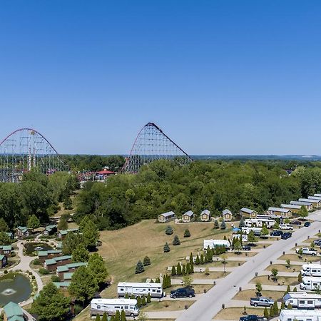 Worlds Of Fun Village Канзас Сити Екстериор снимка