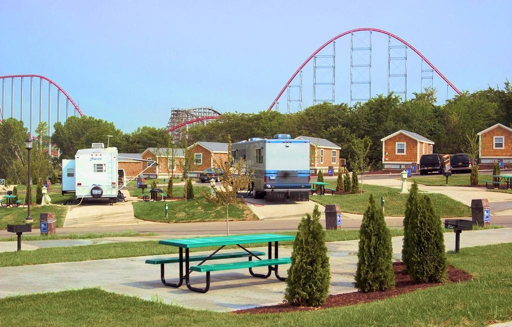 Worlds Of Fun Village Канзас Сити Екстериор снимка